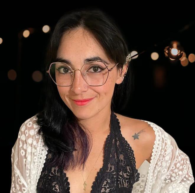 Headshot of author Luna Alva